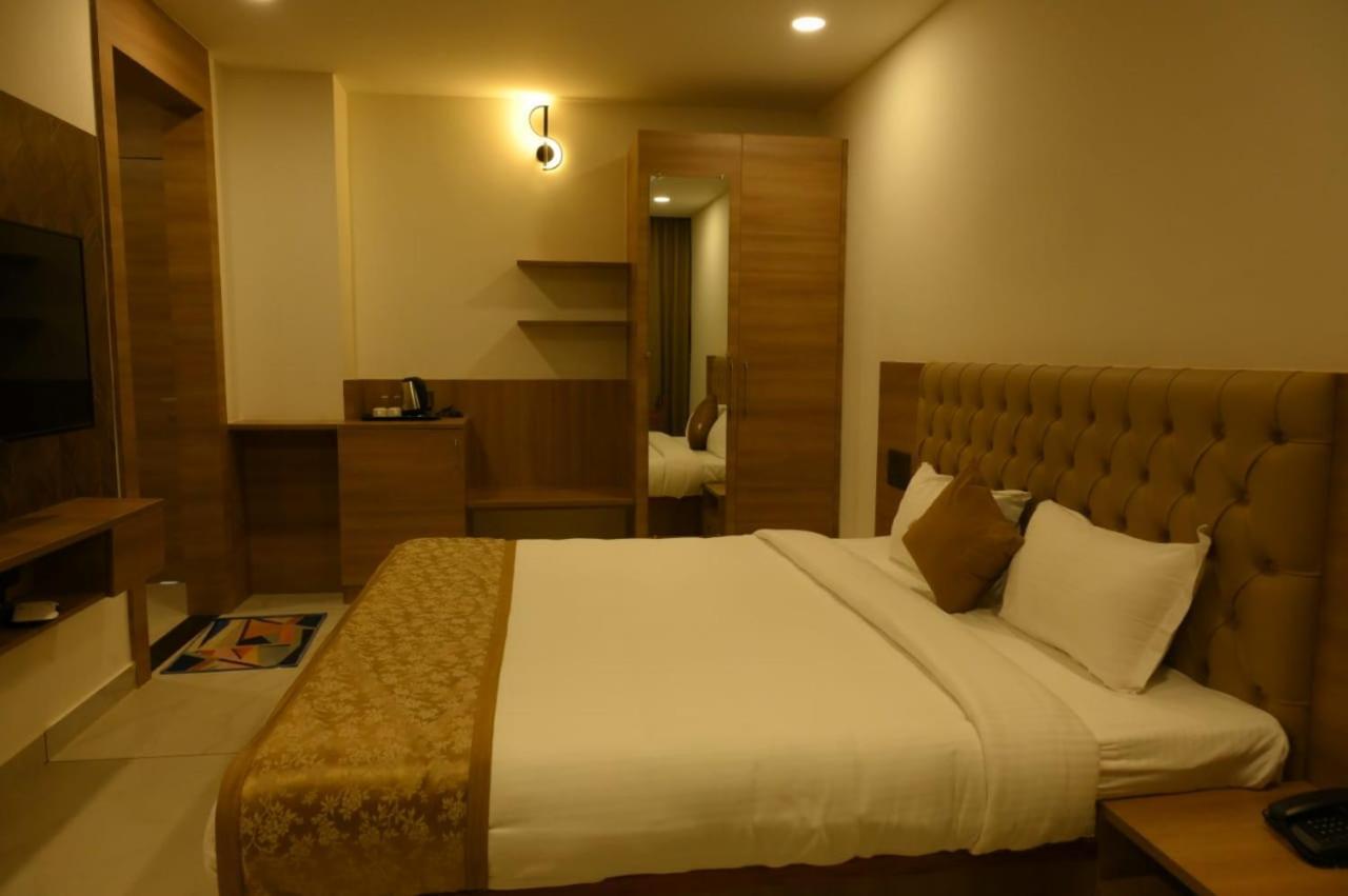 Shrreyas Inn Boarding & Lodging Kundapur Exteriör bild
