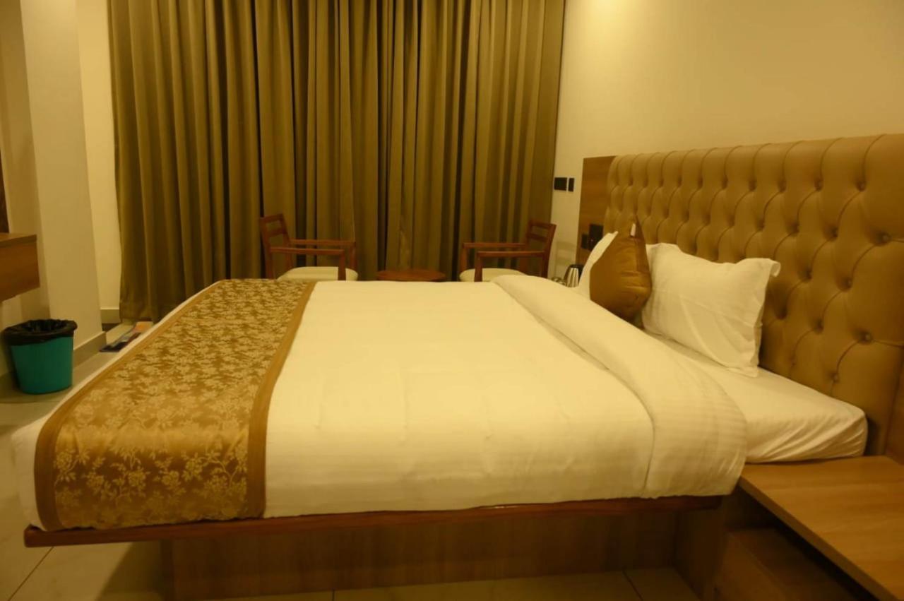 Shrreyas Inn Boarding & Lodging Kundapur Exteriör bild
